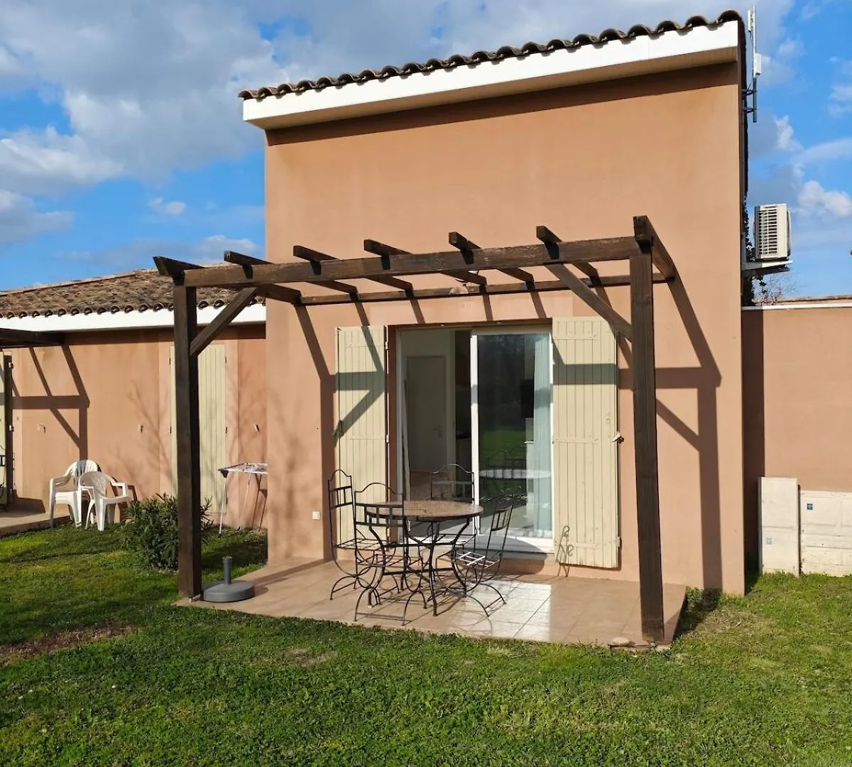 Casa Luma Villa Saint-Saturnin-les-Avignon France