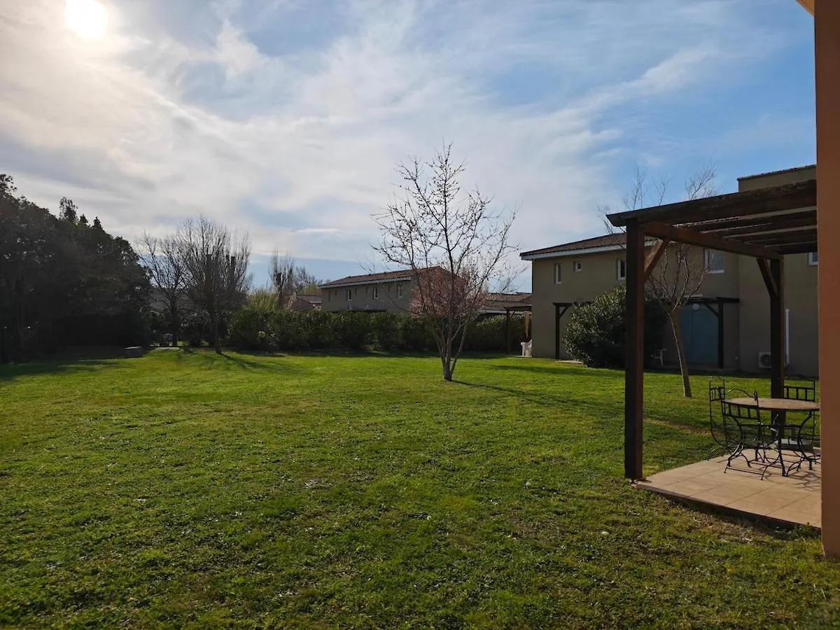Casa Luma Vila Saint-Saturnin-lès-Avignon Casa de Férias